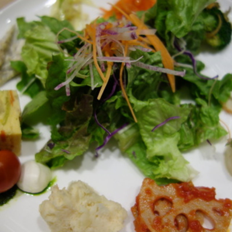 メインの野菜前菜盛り合わせのプレート(ローズベーカリー 吉祥寺 )