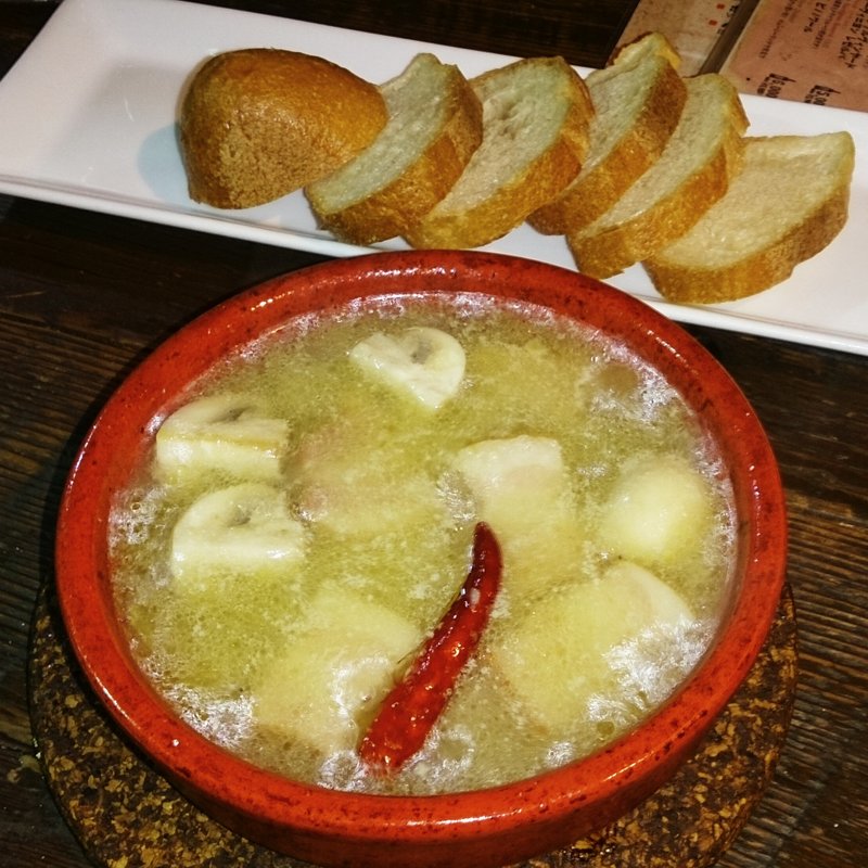 厚切りベーコンとマッシュルームのアヒージョ(ミキヤズ （Mikiya's）)