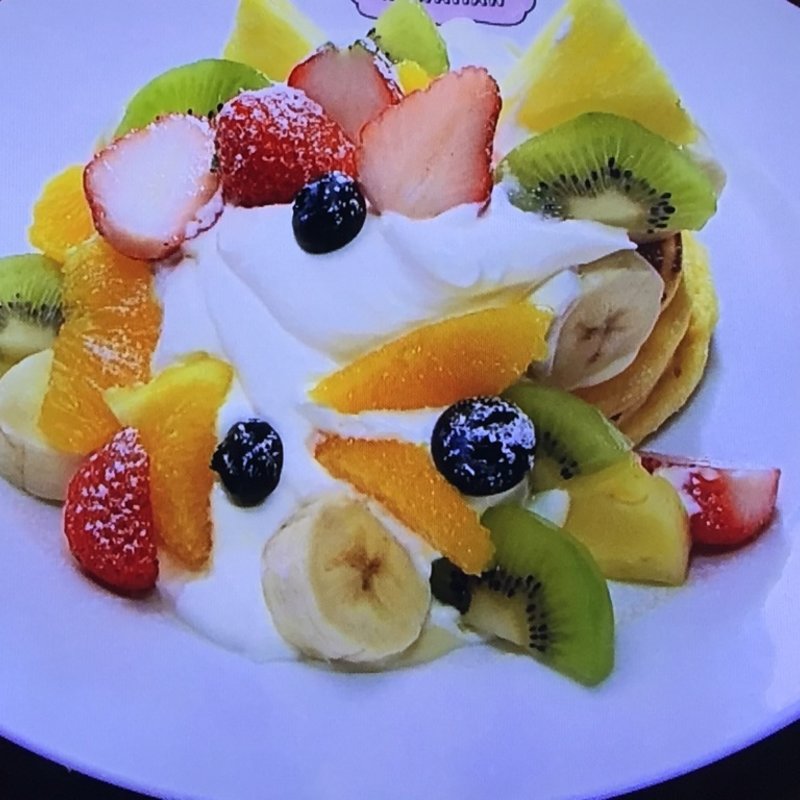 フルーツたっぷり　ロイハパンケーキ(リゾートキッチン ロイヤルハワイアン)