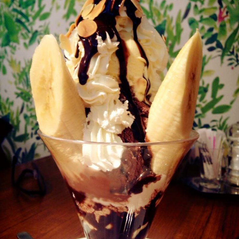 バナナパフェ(果実園リーベル 目黒店)