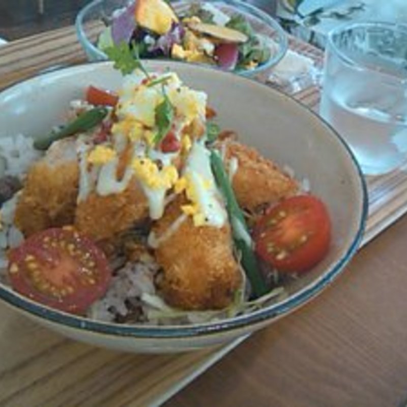 エビフライ丼(豆腐のお店はらのキッチン アトレ吉祥寺店)