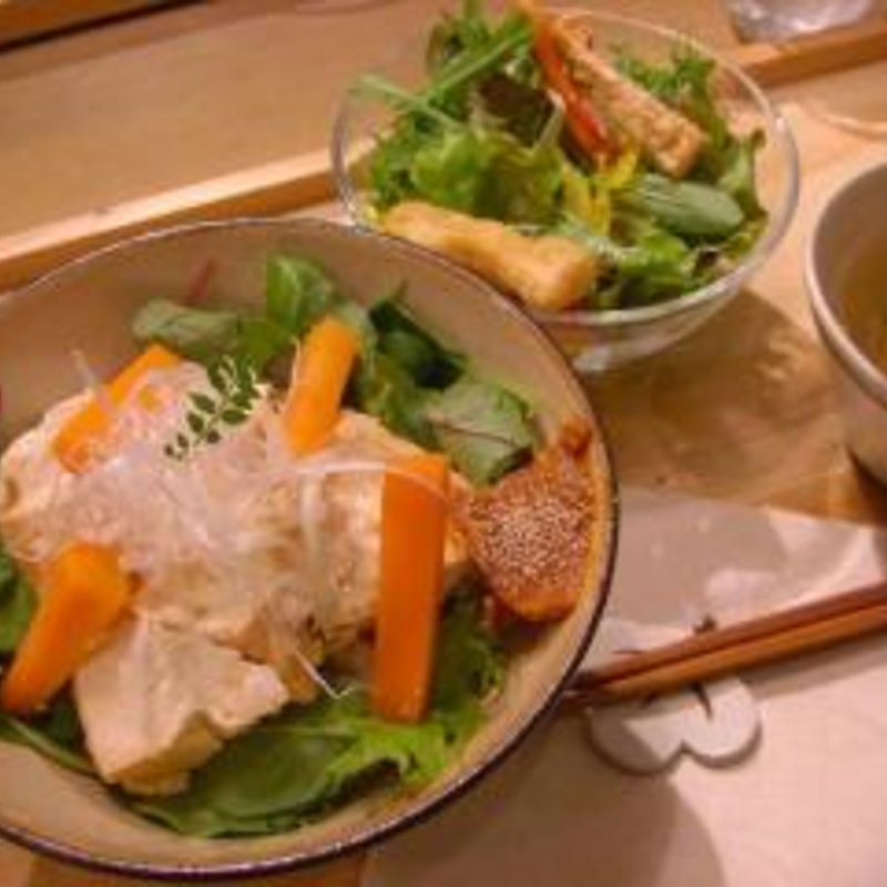 とうふのピリ辛味噌丼(豆腐のお店はらのキッチン アトレ吉祥寺店)