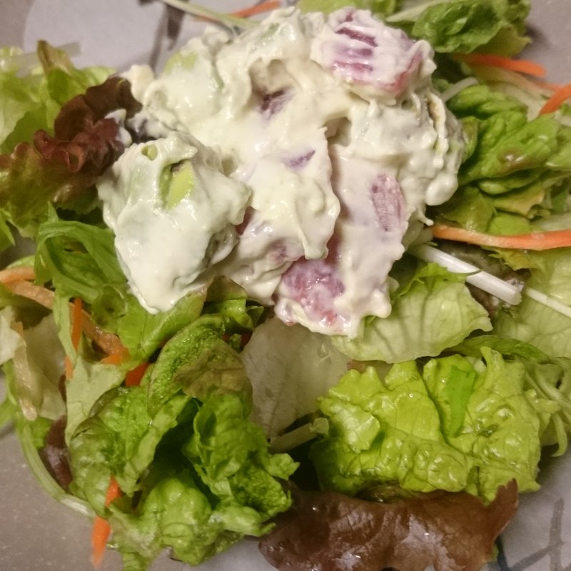 マグロアボカドサラダ(ワタル )