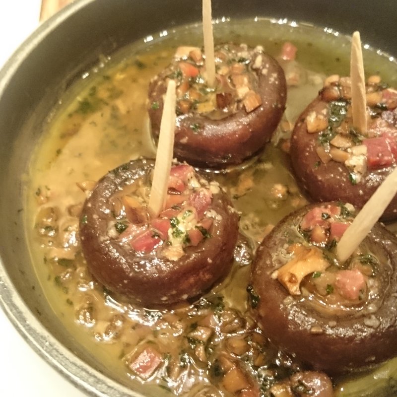 マッシュルームのアヒージョ(Bar Español LA BODEGA 渋谷店（バル エスパニョール ラ ボデガ）)