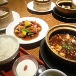 五種野菜と鎮江黒酢の酢豚+四川式土鍋黒麻婆豆腐セット