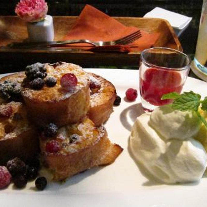 ベリーベリーフレンチトースト(青山フラワーマーケット ティーハウスアトレ吉祥寺店)