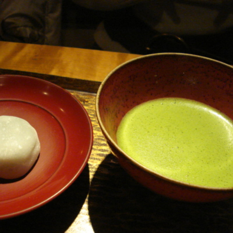 お薄茶と抹茶大福(茶香房 長竹 （ちゃこうぼう ながたけ）)