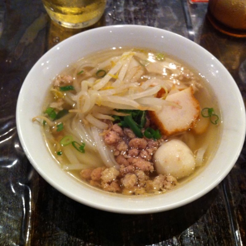 タイ風さっぱりヌードル(マンゴツリーカフェ新宿)