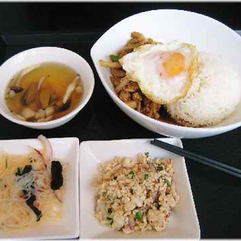 カオマンガイのランチ(マンゴツリーカフェ新宿)