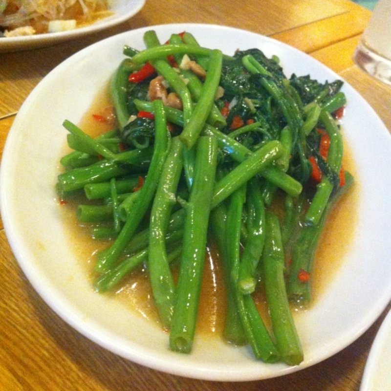 空芯菜炒め(マンゴツリーカフェ新宿)