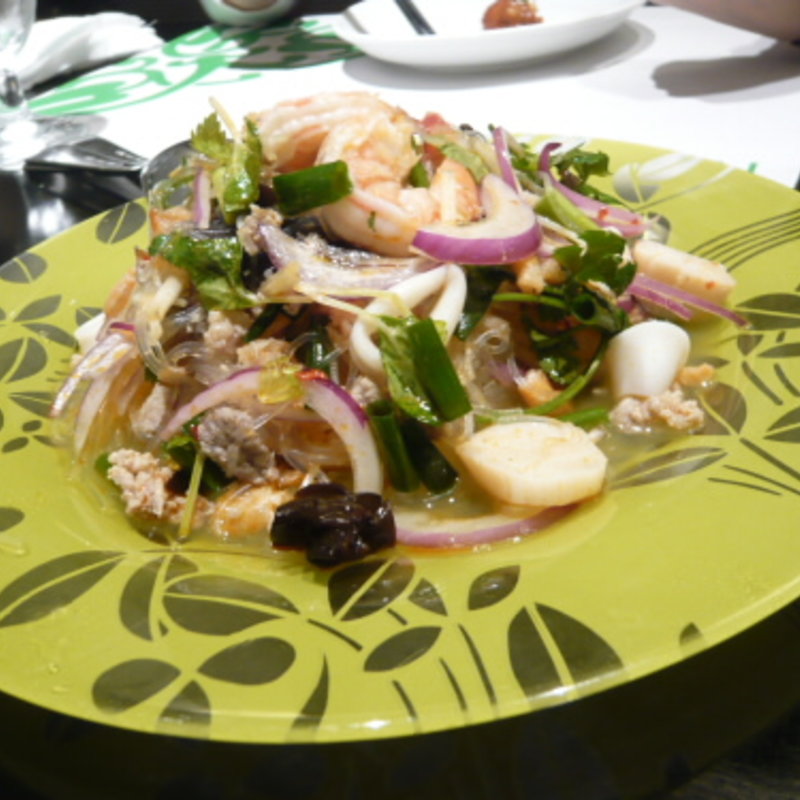 春雨とシーフードのスパイシーサラダ　(マンゴツリーカフェ新宿)