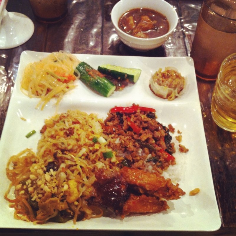 ビュッフェ　(マンゴツリーカフェ新宿)