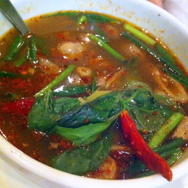 砂肝と牛肉のピリ辛スープ(マンゴツリーカフェ新宿)