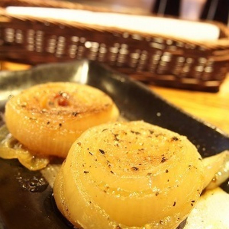 玉ねぎまるごと1時間焼き(鉄板焼 grow 後楽園店)