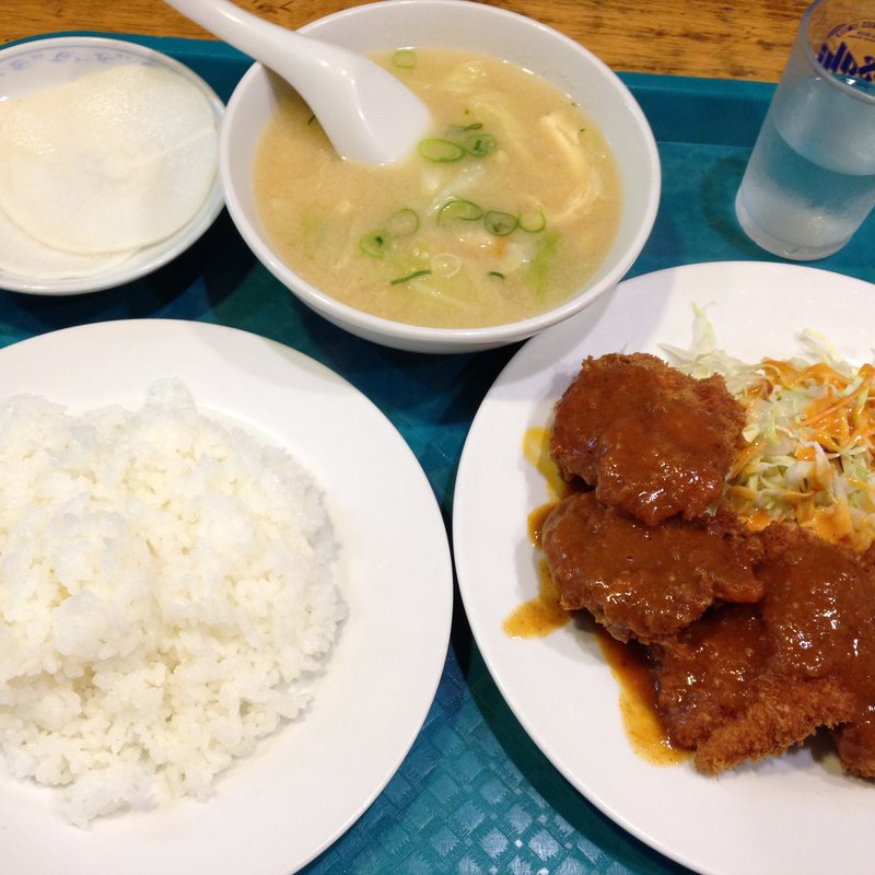 チキンカツ定食(千疋屋(せんびきや))