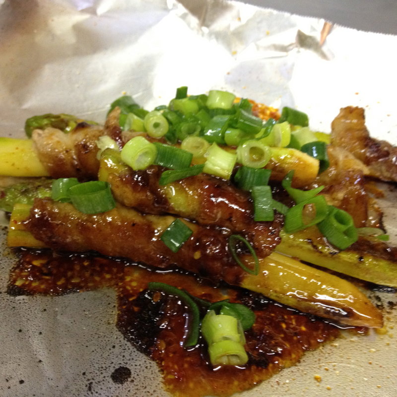 アスパラ肉巻き(おにい （鉄板 お好み焼き おにい）)