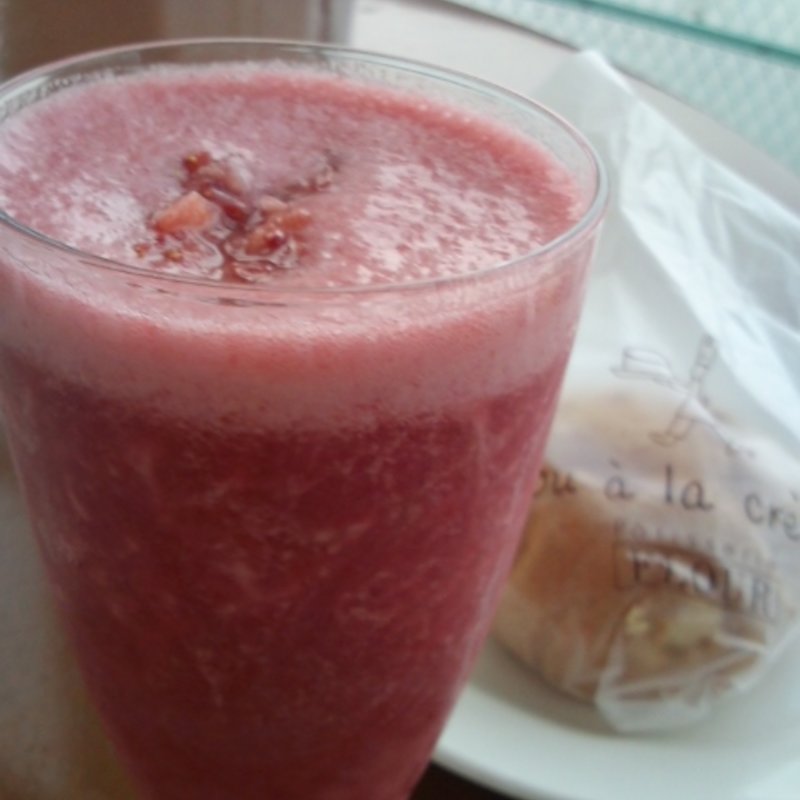 ストロベリージュース(フラワー 竹内街道軽里店)