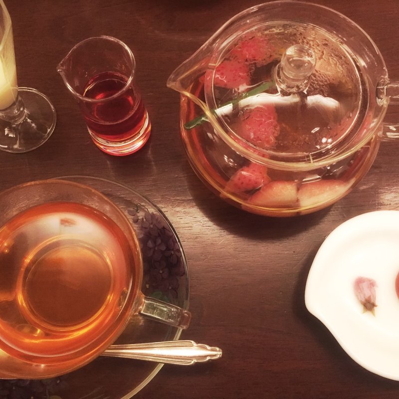 苺の春茶(五感 北浜本館 （GOKAN ゴカン）)