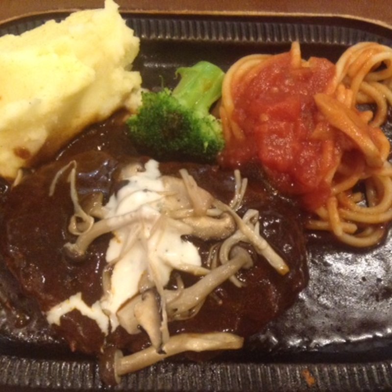 いろいろキノコのデミグラスソースのハンバーグステーキ (丸の内DINDON)