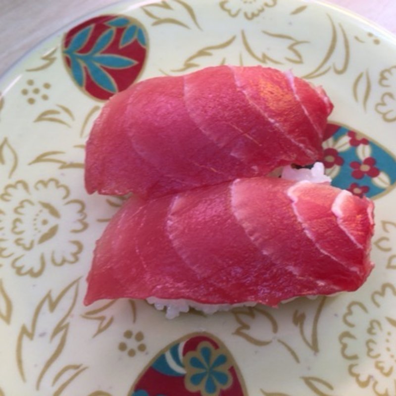 生マグロ(回転ずしとら)