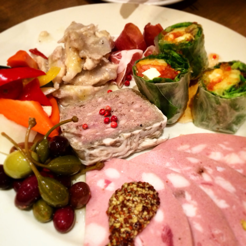 お肉屋さんのワインのあて盛り(東京ブッチャーズワイン＆グリル)