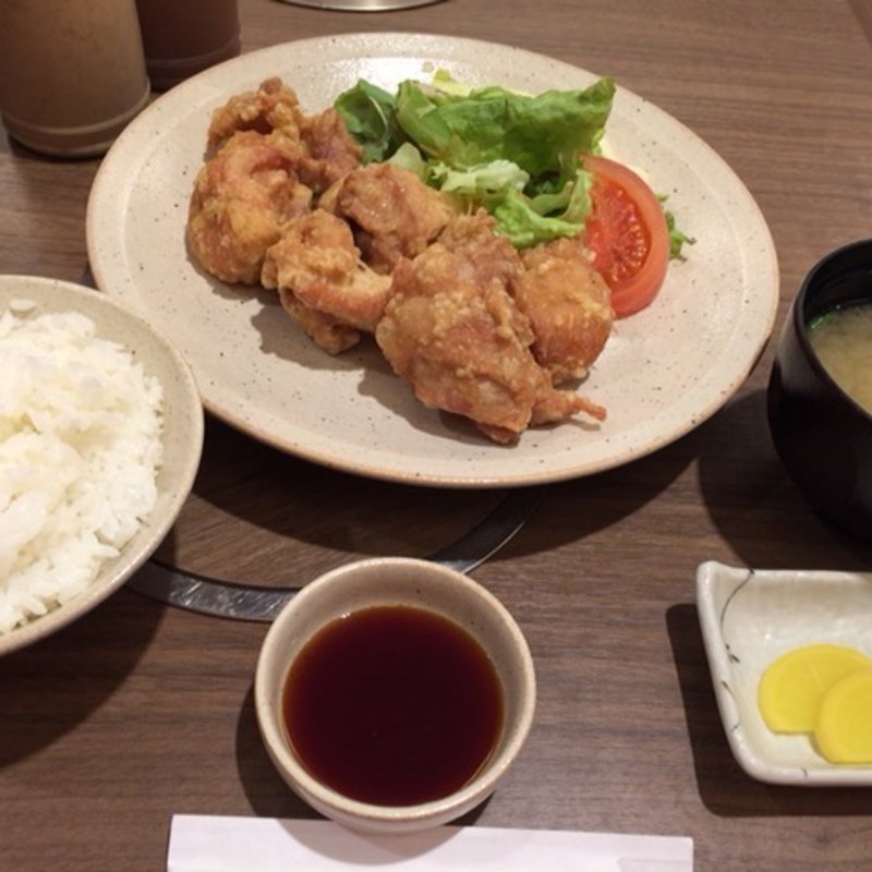 若鶏のからあげ定食(しゃぶしゃぶ SUMIKA 新大阪本店)