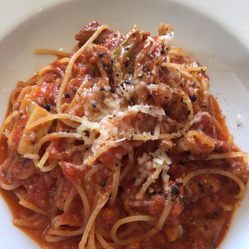 サルシッチャとキャベツのトマトソース スパゲッティーニ(MAIN DINING by THE HOUSE OF PACIFIC)