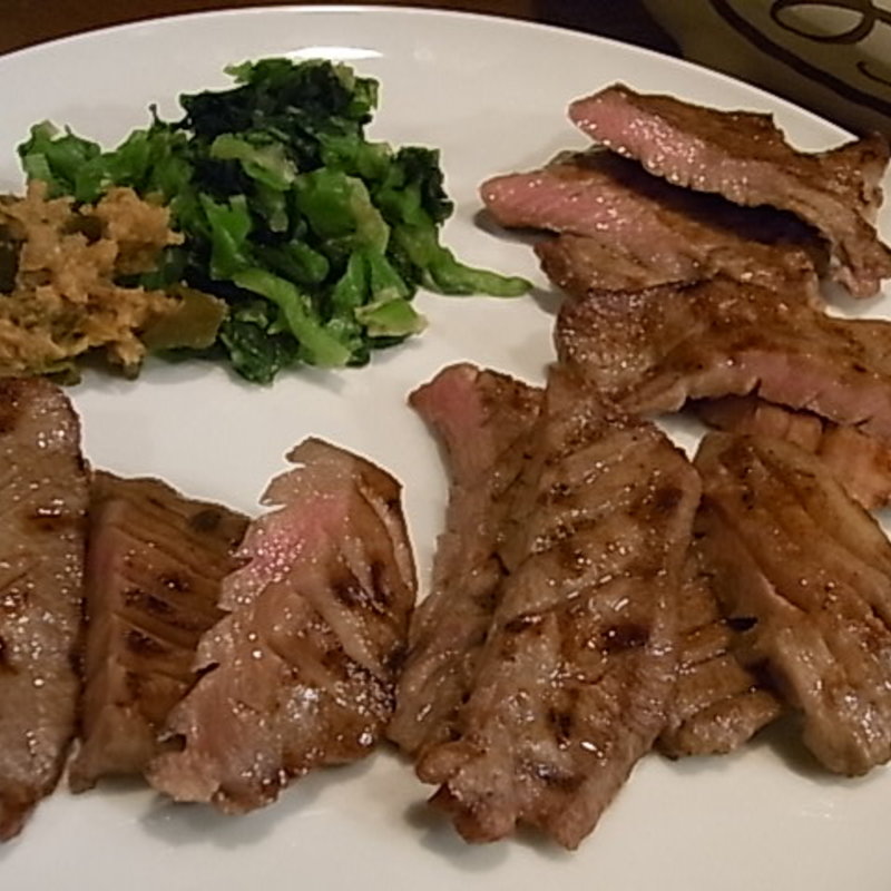 薄切りと厚切りの盛り合わせ(牛タン炭火焼居酒屋 わすけ 東京八丁堀)