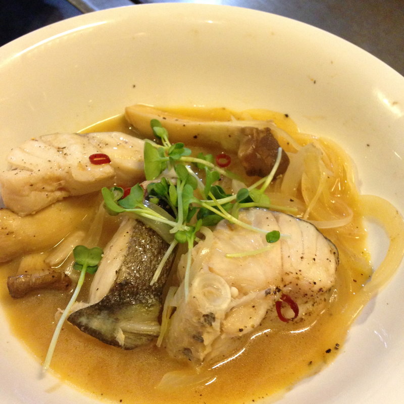 たらのアクアパッツア(鉄板焼屋 人生の楽園 （じんせいのらくえん）)