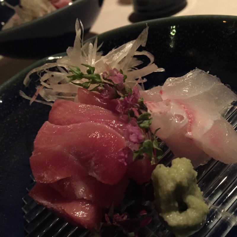 マグロとタイのお造り(（株）瀬里奈　本社総務部)