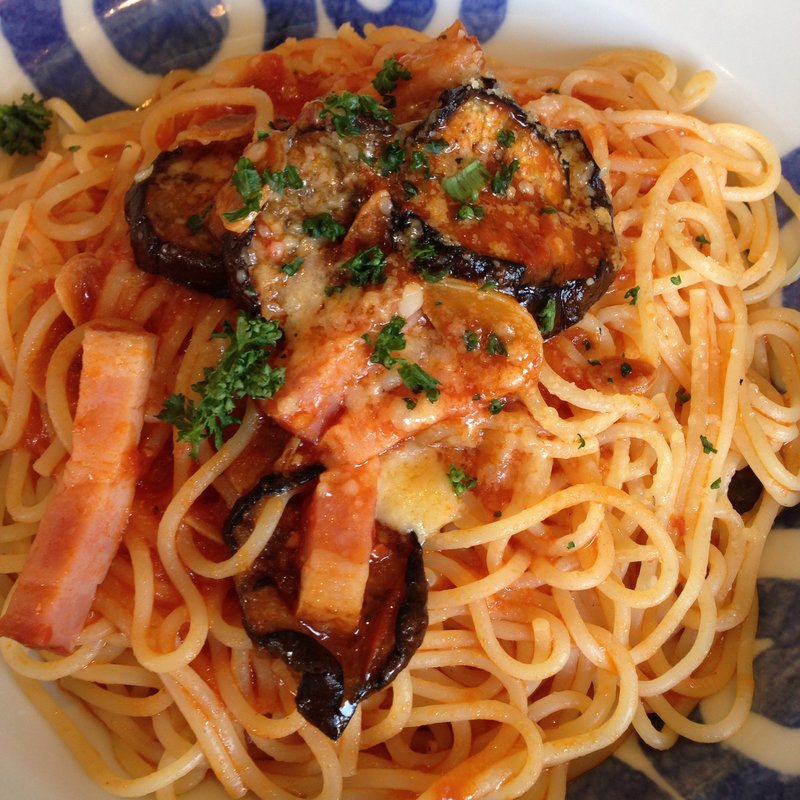 ベーコンとトロトロなすのトマトソースパスタ(大盛り)(鎌倉パスタ 京都桂店 （カマクラパスタ）)