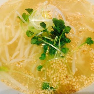 鶏湯麺(ｼﾞｰﾀﾝﾒﾝ)(春水堂 表参道店)