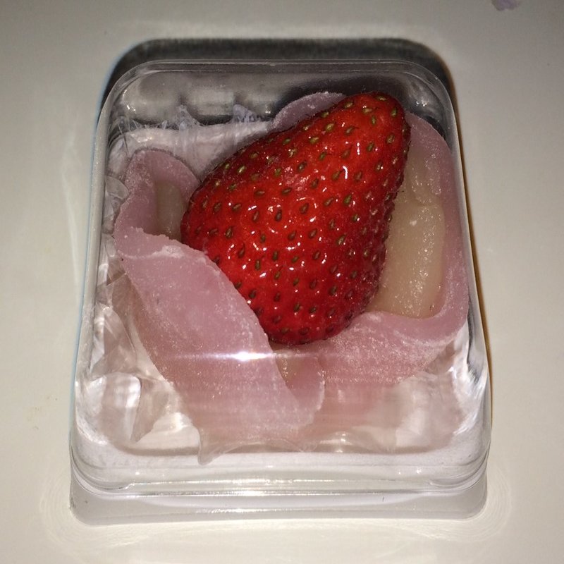 いちご大福(三ッ巴菓舗)