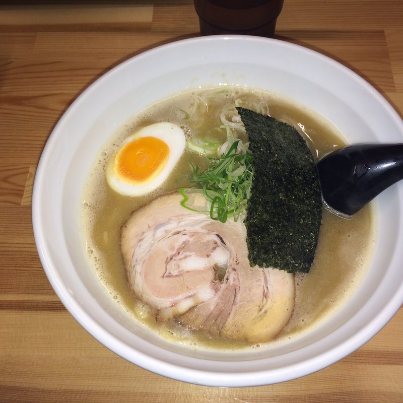 煮卵入りラーメン(いっぽし)