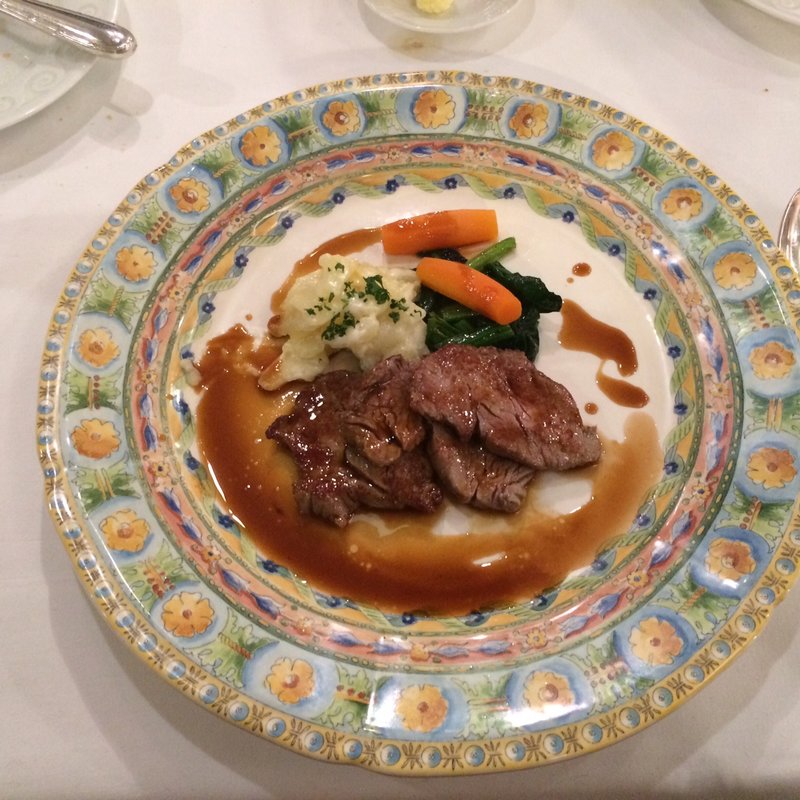 仔牛フィレ肉のソテー(ラベイユ)