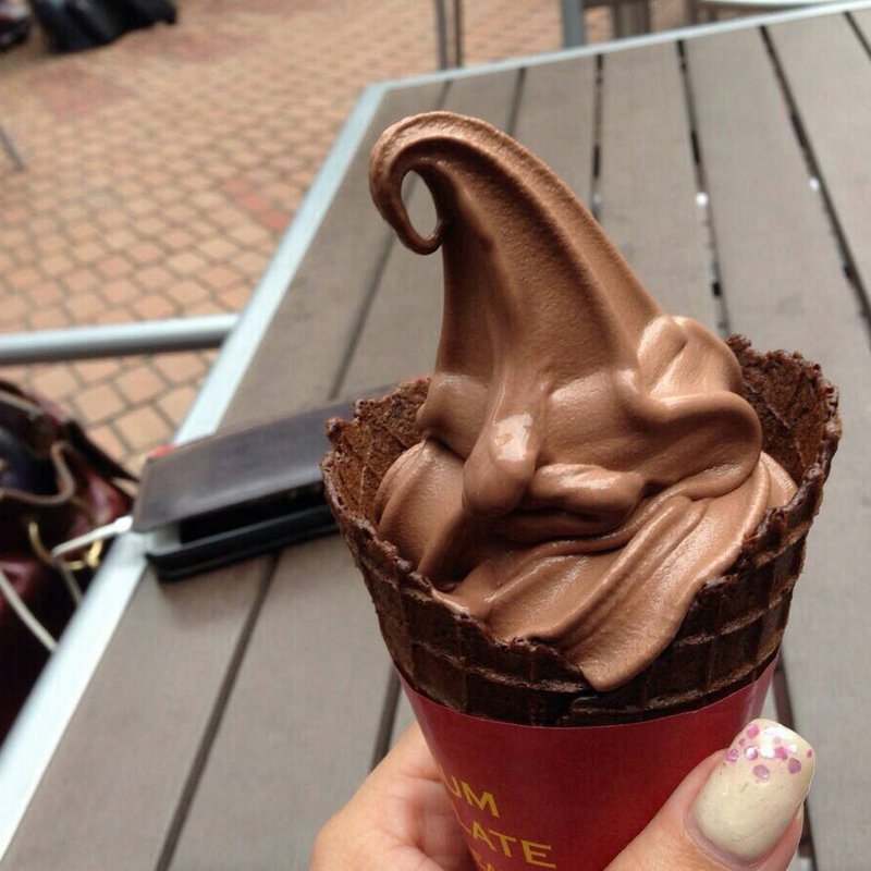 ベルギーチョコソフト(ミスターワッフル エチカ池袋店)