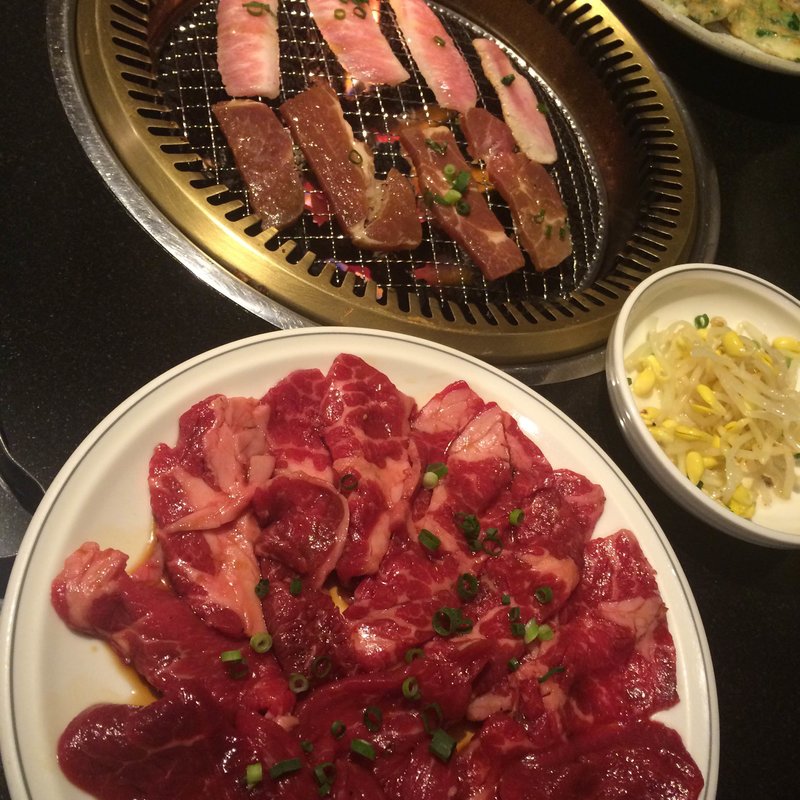 焼肉食べ放題(炭火苑 （スミビエン）)