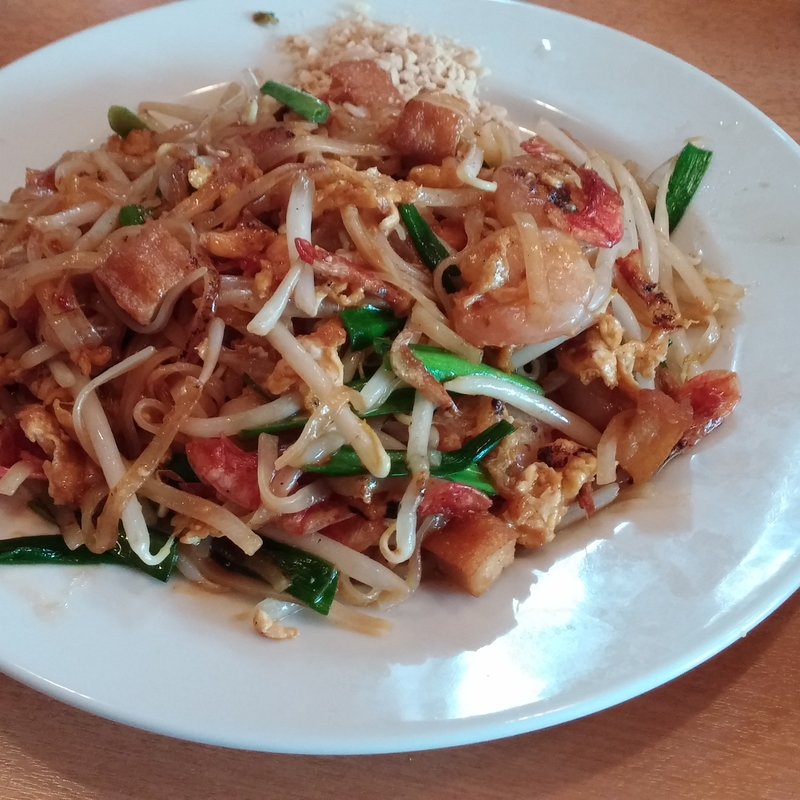 パッタイ(タイ式焼きそば)(セラドン)