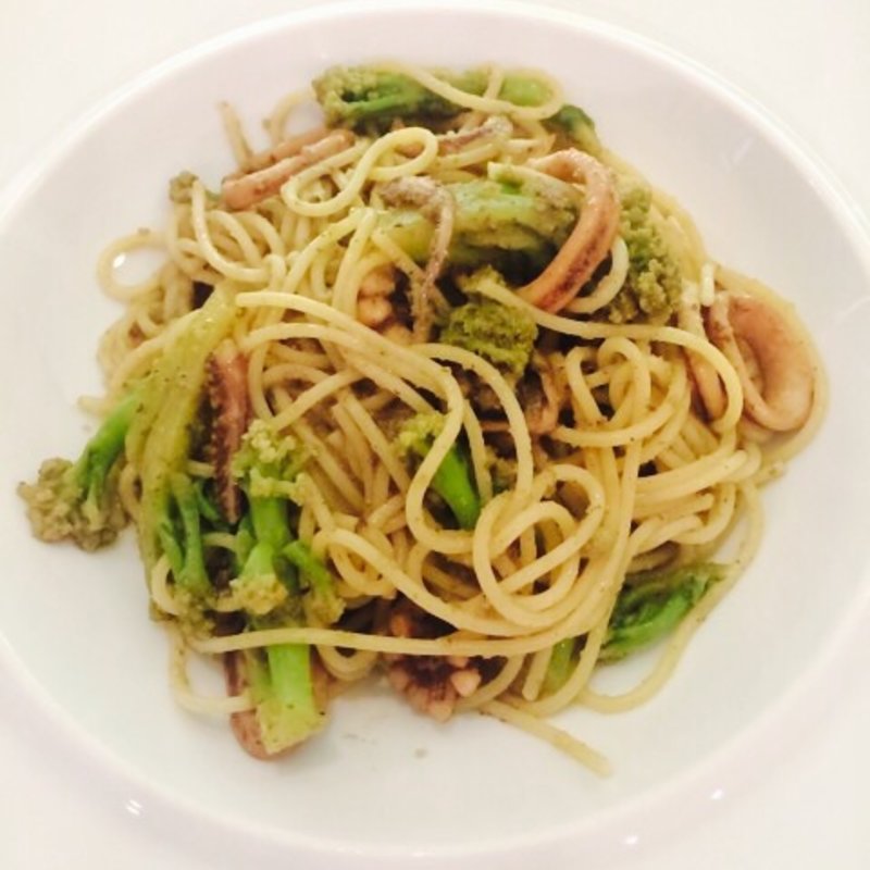 イカとアンチョビとブロッコリーのスパゲッティ(リストランテ・スカレッタ)