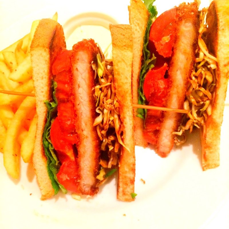 ローストンカツとコールスローのサンド(アンカフェ)