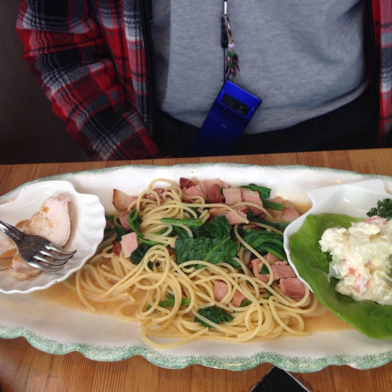 ほうれん草とベーコンのスパゲッティ(カフェ ゴルディニ 洋食)