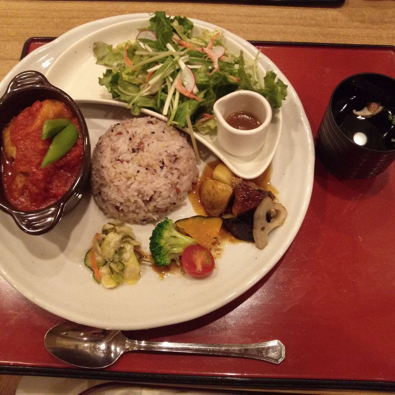 ごちそうプレート(さんるーむ)