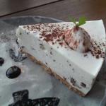 チョコレートミントのクリームレアチーズケーキ(カフェ ケシパール )