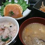 手ごね豆腐ハンバーグ定食(十五夜米八 （じゅうごやよねはち）)