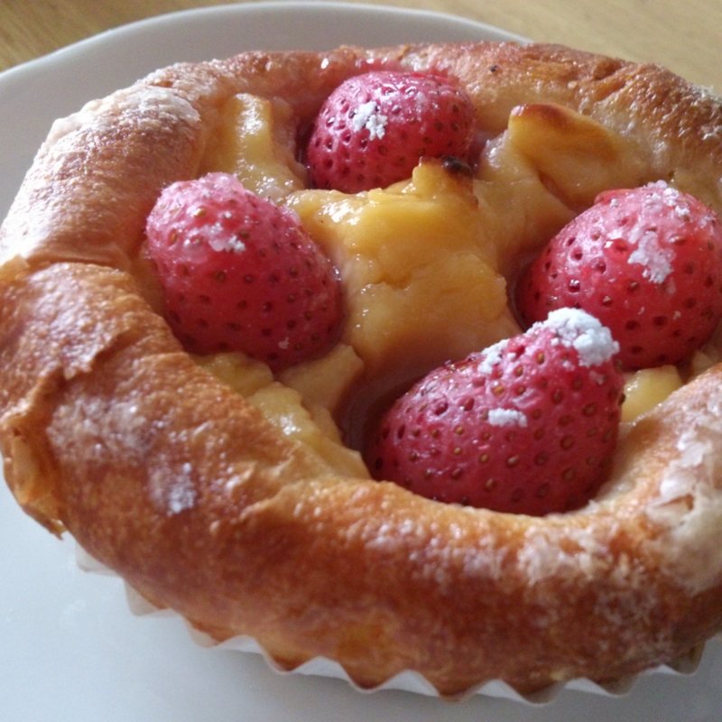 苺のブリオッシュ(森パン)