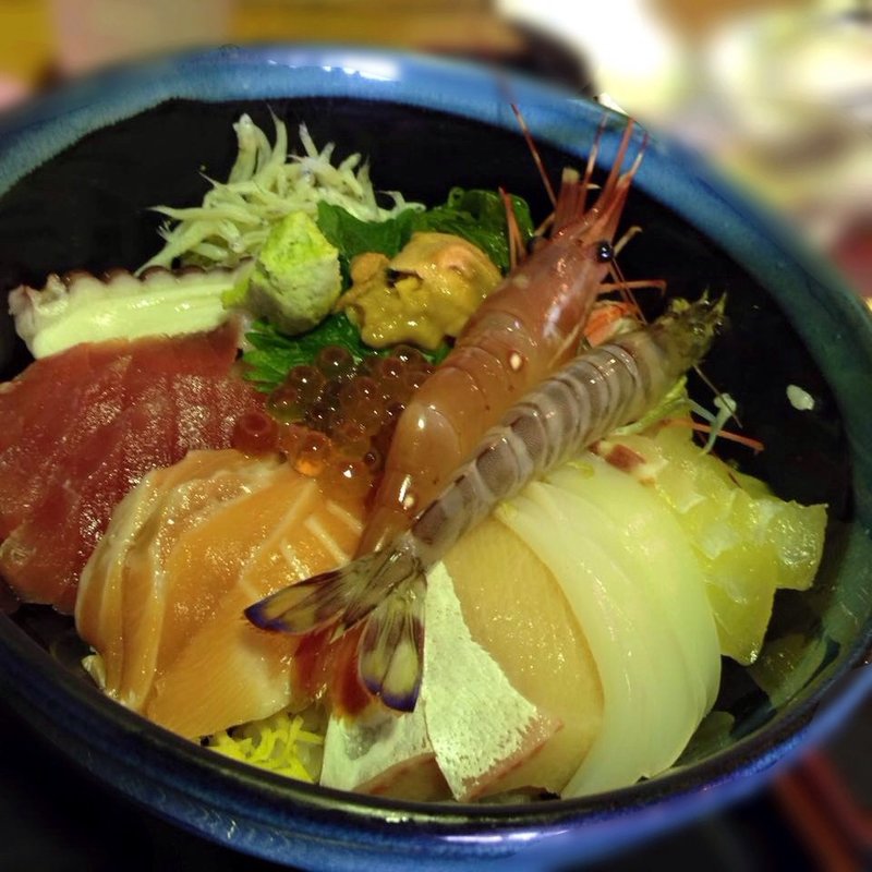 海鮮丼(黒潮ダイニング 相差店 （クロシオダイニング　オウサツテン）)