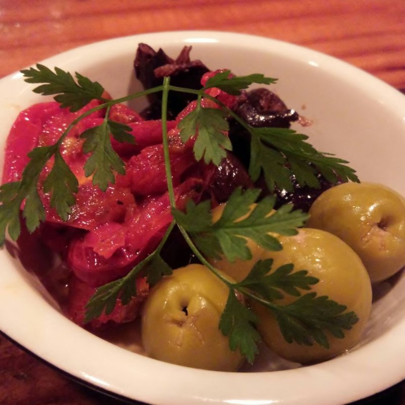 セミドライトマトとオリーブ(ピタッティ （Pitatti）)