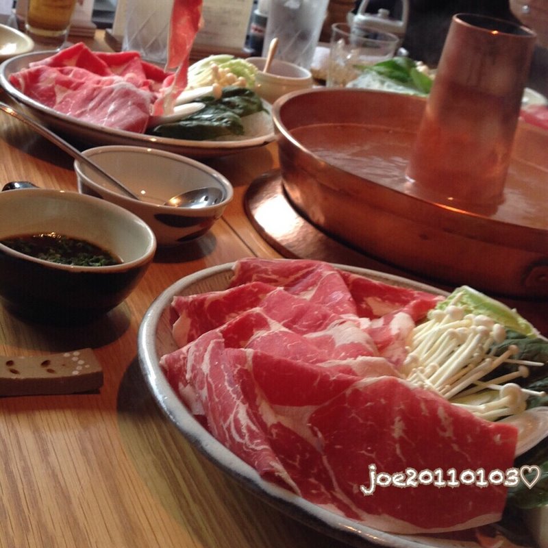 しゃぶしゃぶ　【国産牛ロース】(ざくろ 室町店)