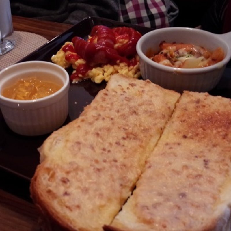 モーニング、アーモンドトースト（ハウスブレンド）(cafe FreeBird)