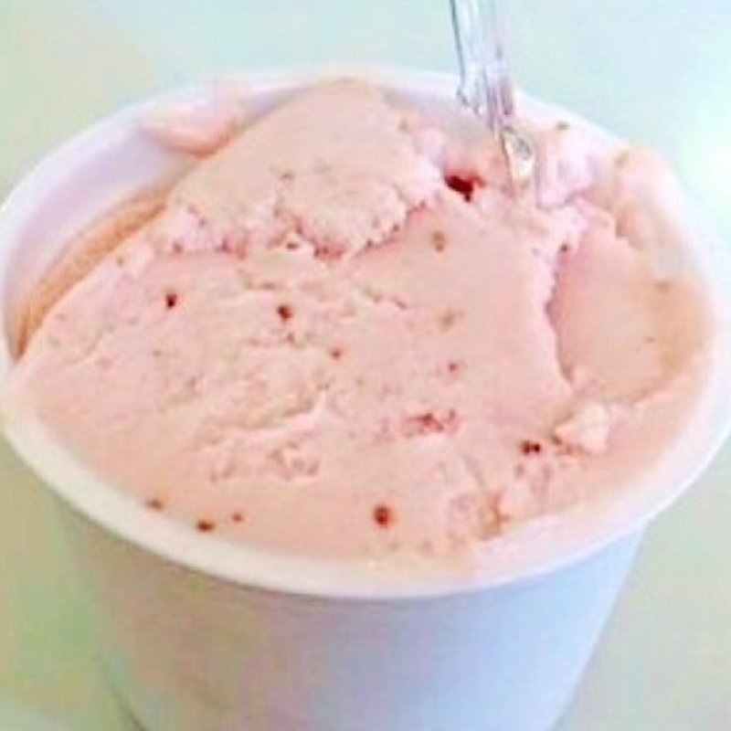 松阪産いちごジェラート(ガーデンカフェ ルーベル)